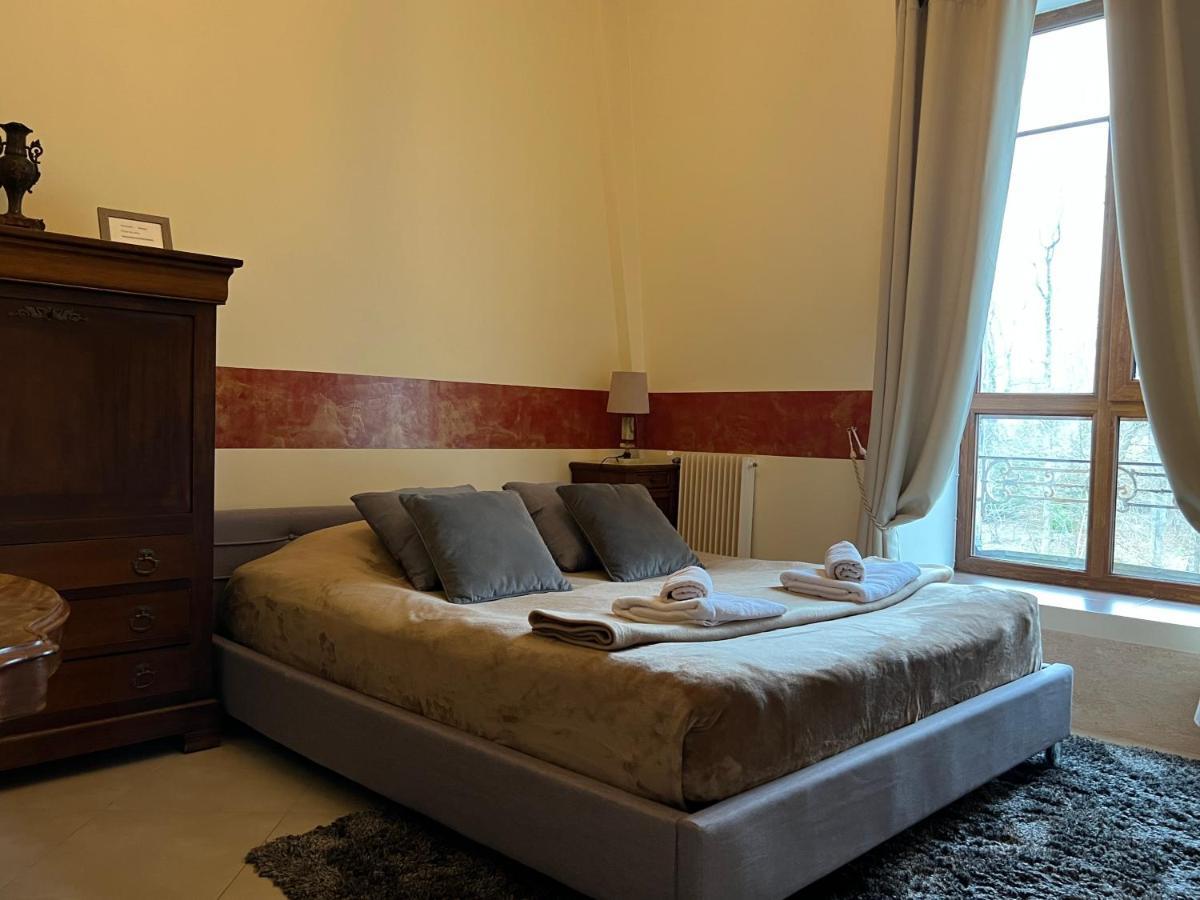 Chateau De Crenille Chaumes-en-Brie 外观 照片