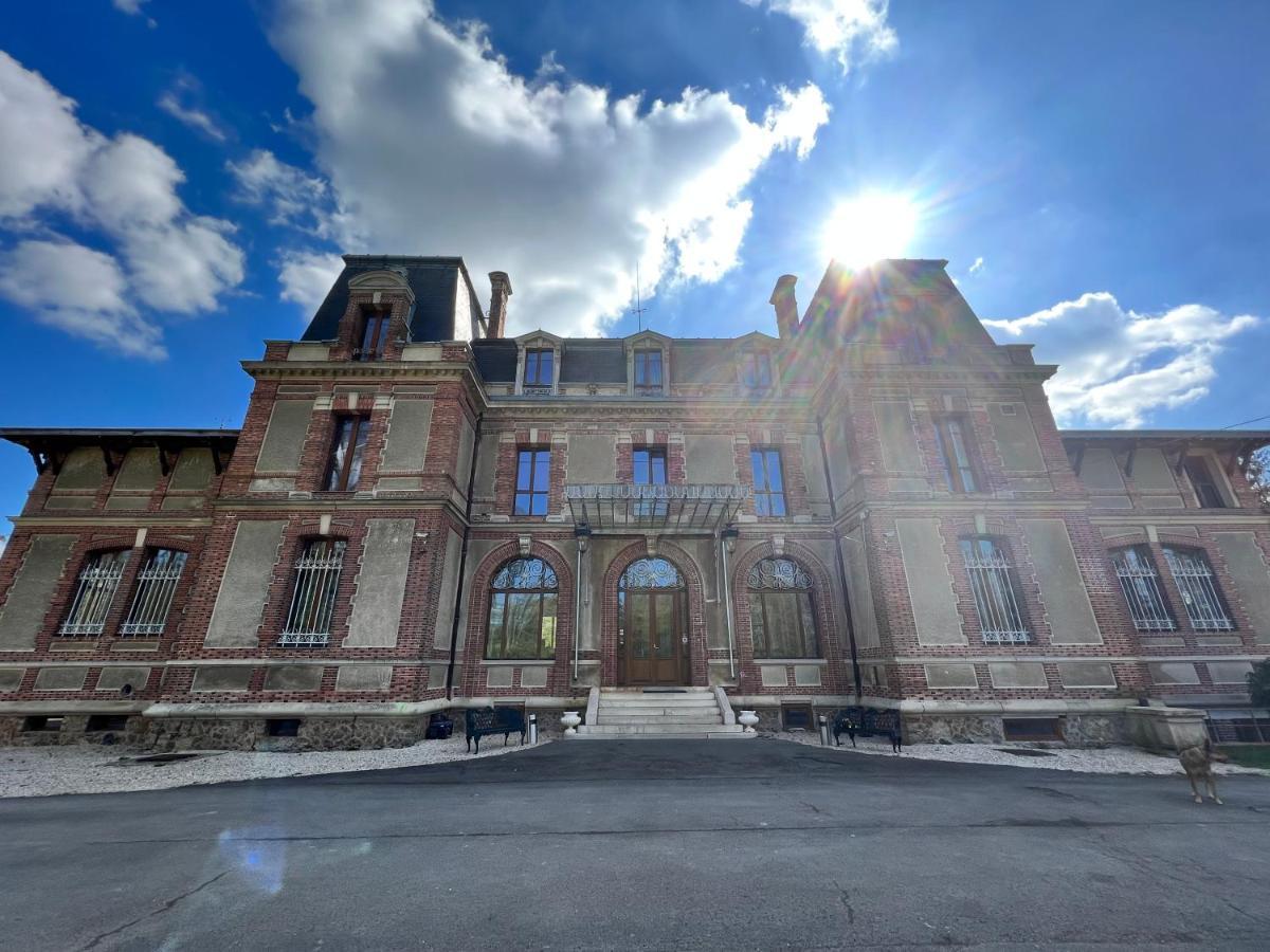 Chateau De Crenille Chaumes-en-Brie 外观 照片