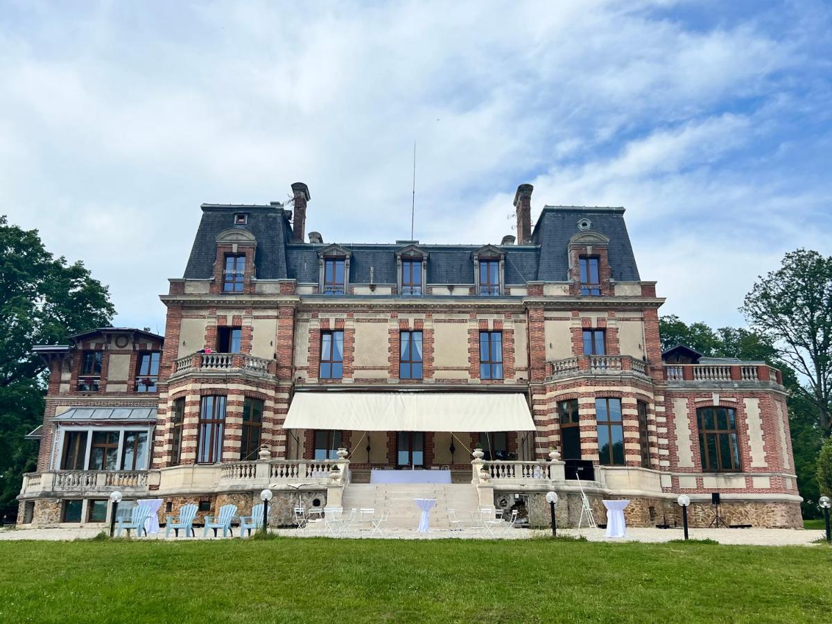 Chateau De Crenille Chaumes-en-Brie 外观 照片