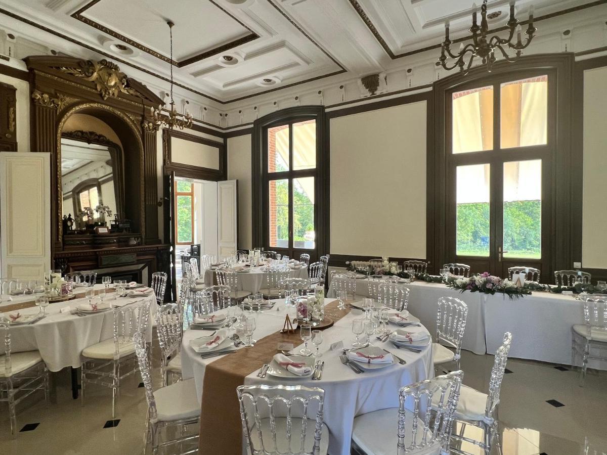 Chateau De Crenille Chaumes-en-Brie 外观 照片